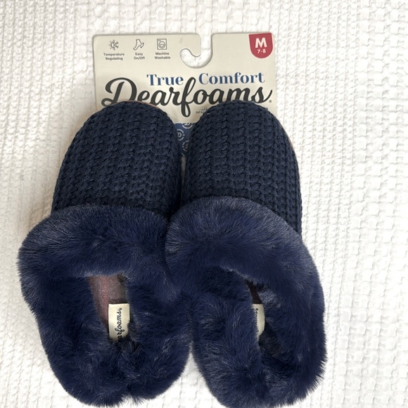 NWT Dearfoams Womens Fuzzy Fluffy Memory Foam Slippers Size 7/8 - Picture 1 of 4